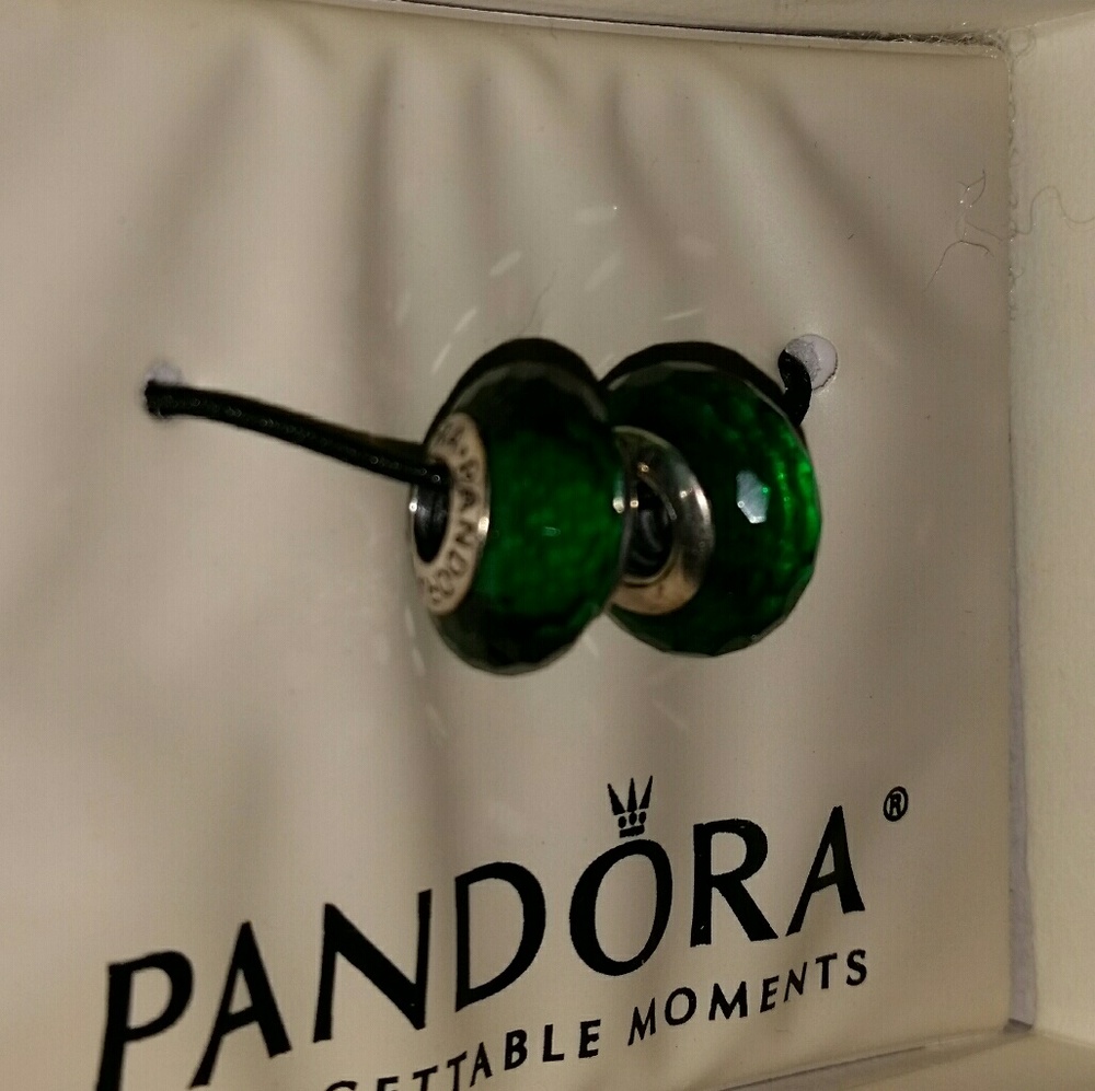 Pandora murano Glass Bead green set (new/like new)